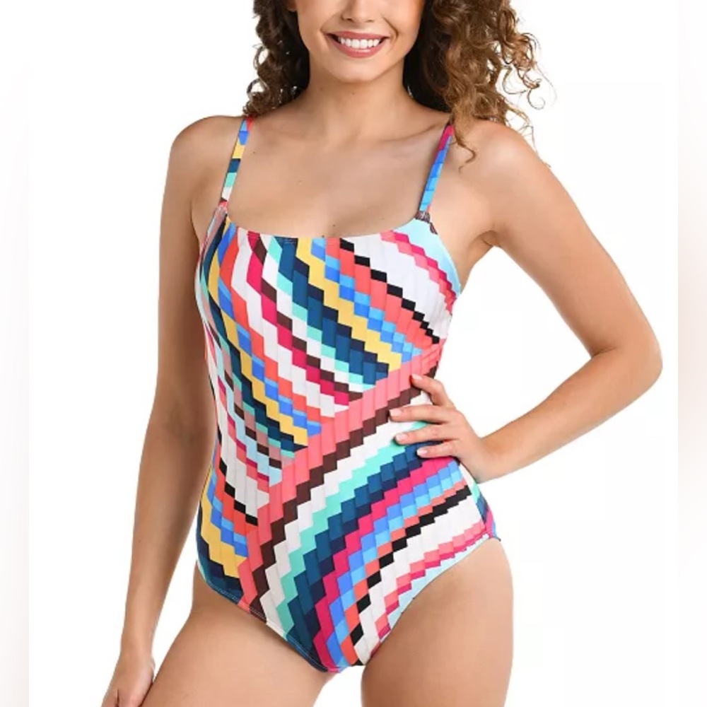 NWT La Blanca one-piece swimsuit. Size 10.